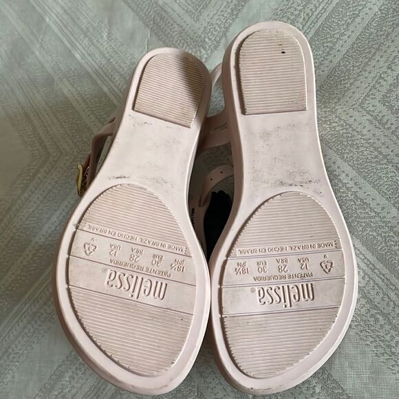 Mel Dreamed by Melissa Girls Pink Jelly Sandals with Black Flower - Picture 6 of 7